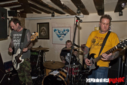 Ghirardi Music, News and Gigs: Left for Dead - 28.4.12 The Maidens Head, Canterbury